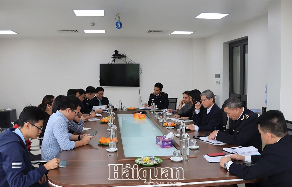 Quang cảnh buổi làm việc.