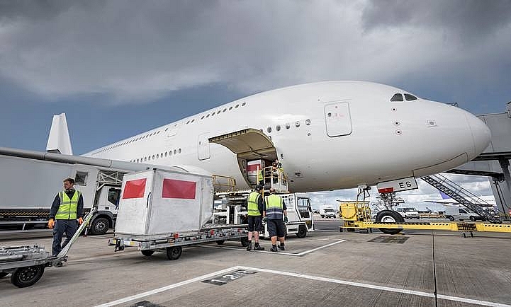 ICAO và WCO kêu gọi ưu tiên thông quan đối với  vắc xin COVID- 19 và vật tư y tế