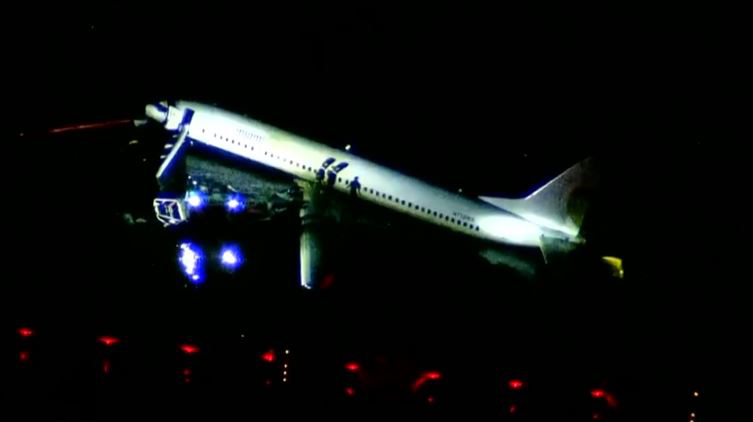 hien truong vu may bay boeing 737 cho 143 nguoi lao xuong song o my
