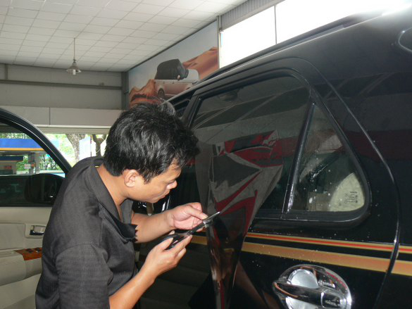 nhung cach chong nong hieu qua cho xe o to mua he