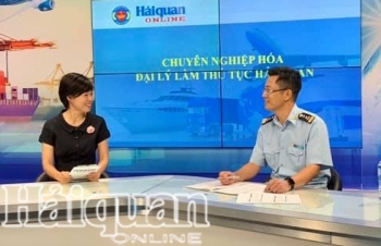 Ông Âu Anh Tuấn, Quyền Cục trưởng Cục GSQL về hải quan trả lời phỏng vấn về đại lý thủ tục hải quan