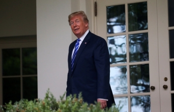 Tổng thống Trump bất ngờ tuyên bố áp thuế 300 tỉ USD hàng Trung Quốc