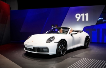 Porsche ra mắt 911 Carrera 4 và 911 Carrera 4 Cabriolet