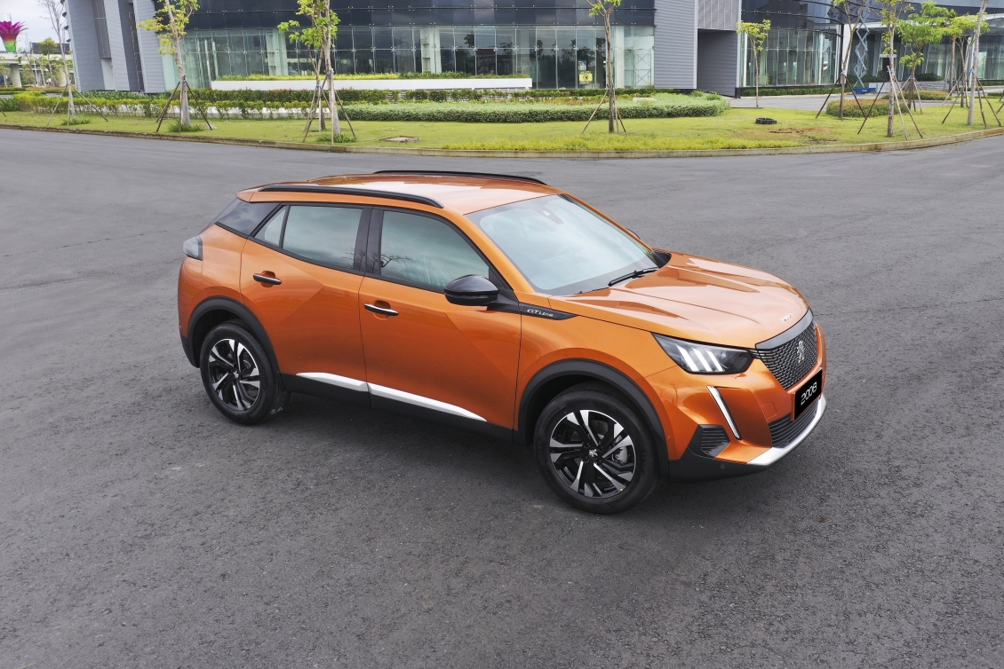So sánh Kia Seltos và Peugeot 2008: 'Tân binh' đối đầu 'Lính mới'