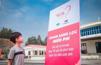 Thêm 300 siêu thị Viettel tiếp nhận hồ sơ đề nghị hỗ trợ mổ miễn phí "Trái tim cho em"