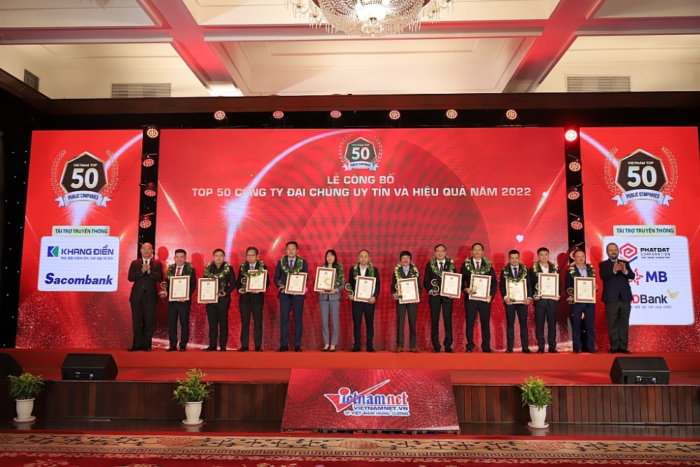 Tôn vinh Top 50 Công ty Đại chúng uy tín và hiệu quả năm 2022