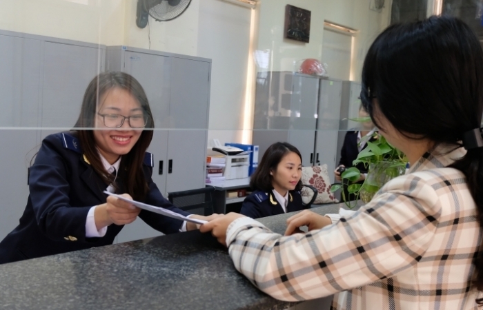Tiếp nhận thông báo hợp đồng gia công lại qua hòm thư điện tử