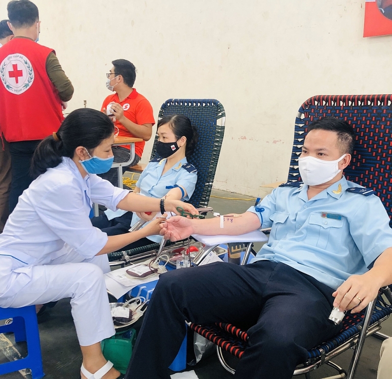thanh nien hai quan thanh hoa tham gia chuong trinh hien mau tinh nguyen