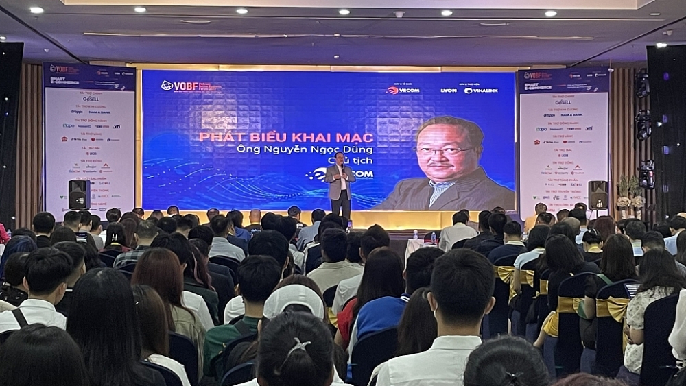 Toàn cảnh diễn đàn.