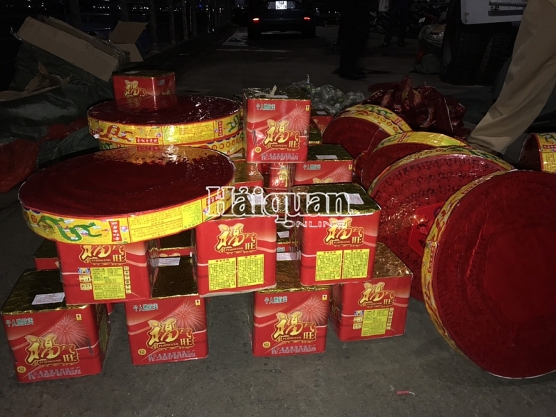 tong cuc truong tang giay khen vu bat giu phao tren vung bien vinh bac bo