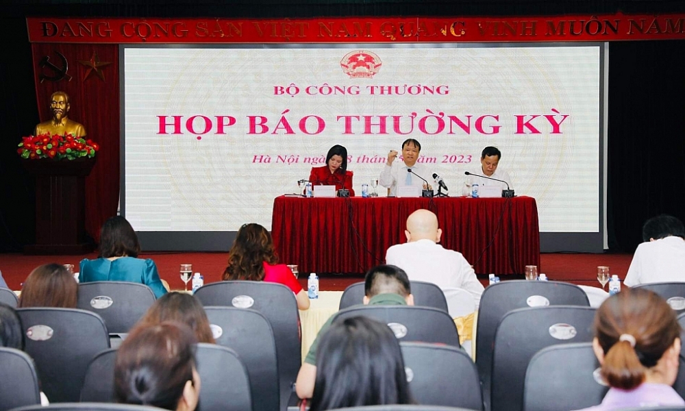 Giá hàng hóa đi xuống cũng kéo giảm kim ngạch xuất khẩu