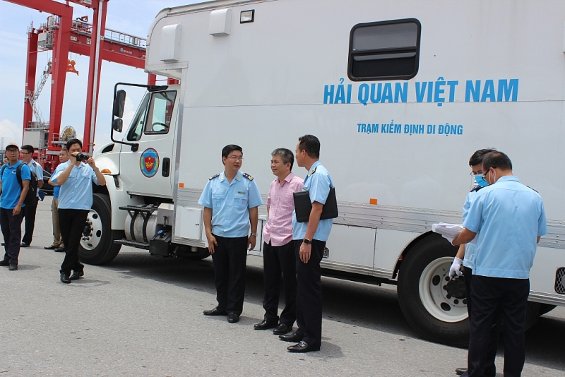 su dung thiet bi hien dai phuc vu cong tac kiem tra giam sat hai quan