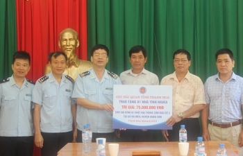 Hải quan Thanh Hóa hỗ trợ xây dựng một nhà tình nghĩa cho người dân bản Sa Ná