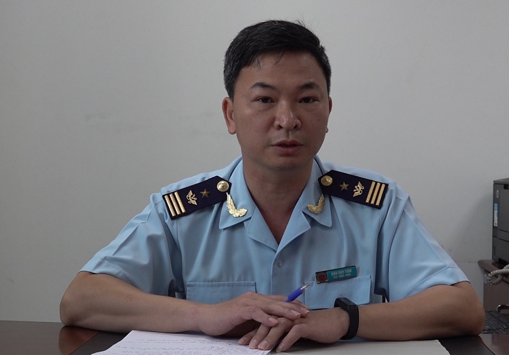 Ông Đào Duy Tám phát biểu tại điểm cầu Tổng cục Hải quan.