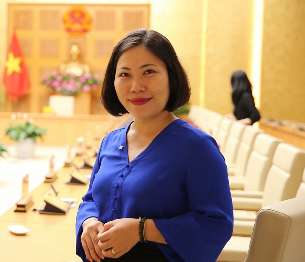 Bà Phạm Thị Ngọc Thủy Giám đốc Văn phòng Ban nghiên cứu phát triển kinh tế tư nhân (Ban IV) chia sẻ nhiều ý kiến tại diễn đàn.