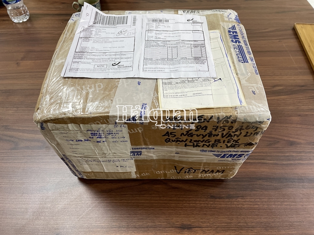 Từ đầu tháng 6/2021, qua công tác thu thập, nắm tình hình, Cục Hải quan Hà Nội nhận được nhiều nguồn tin về nhiều đường dây tội phạm đã lợi dụng tình hình dịch bệnh Covid-19 đang diễn ra trong nước đã tổ chức vận chuyển ma túy từ châu Âu về Hà Nội bằng đường chuyển phát nhanh qua Chi cục Hải quan chuyển phát nhanh. Ảnh: N.Linh