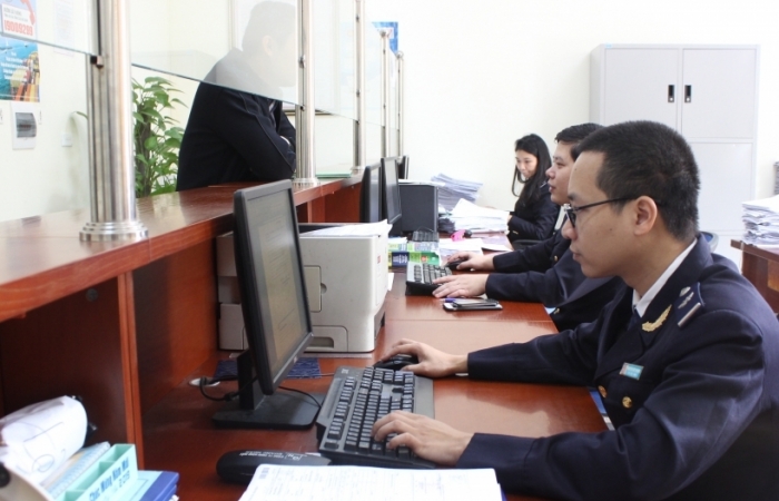 Nộp bổ sung C/O đối với mặt hàng khung giá đỡ tấm pin quang điện