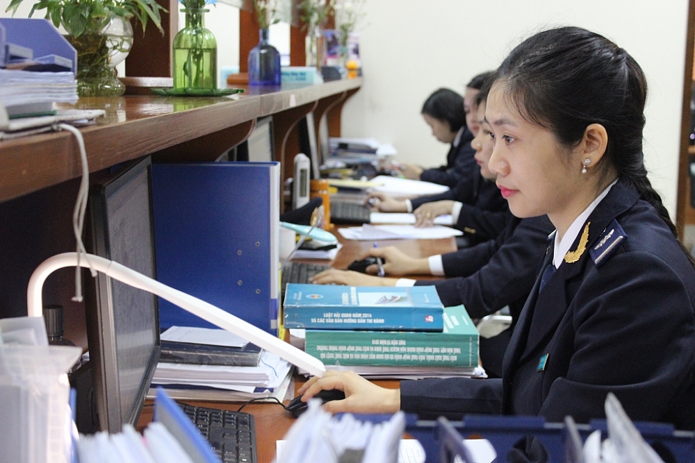 Hoạt động nghiệp vụ tại Chi cục Hải quan KCN Bắc Thăng Long (Hà Nội). Ảnh: N.Linh