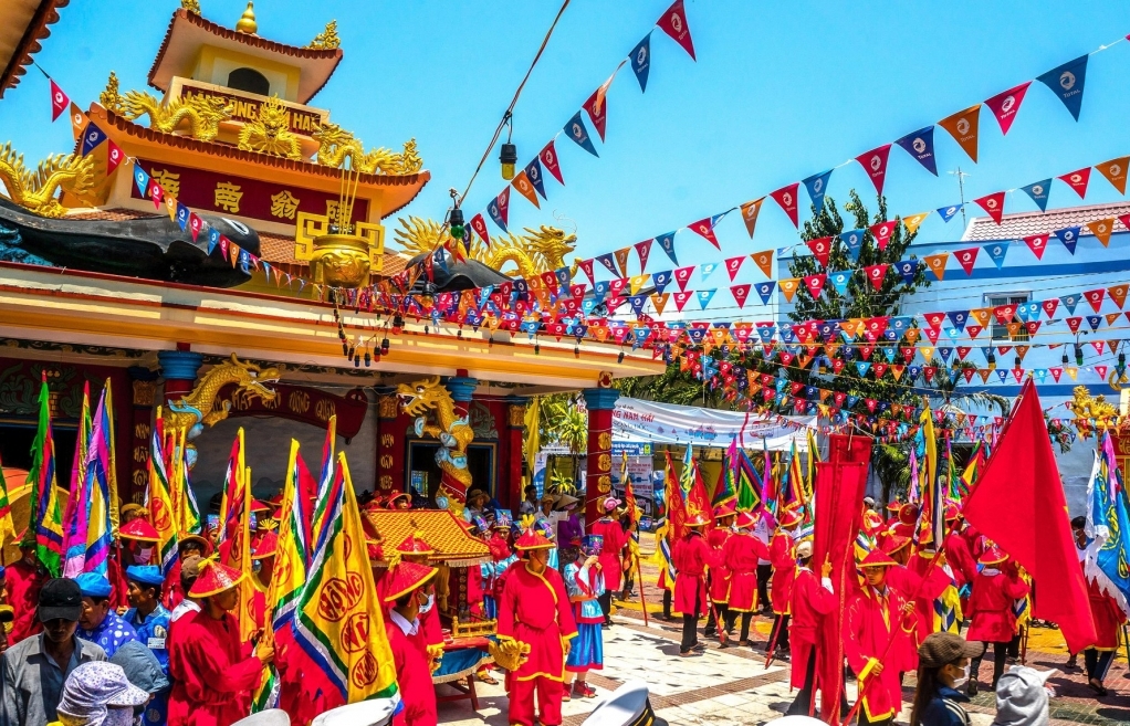 Xây dựng quy định cụ thể, dễ thực hiện cho công tác tổ chức lễ hội và tiền công đức