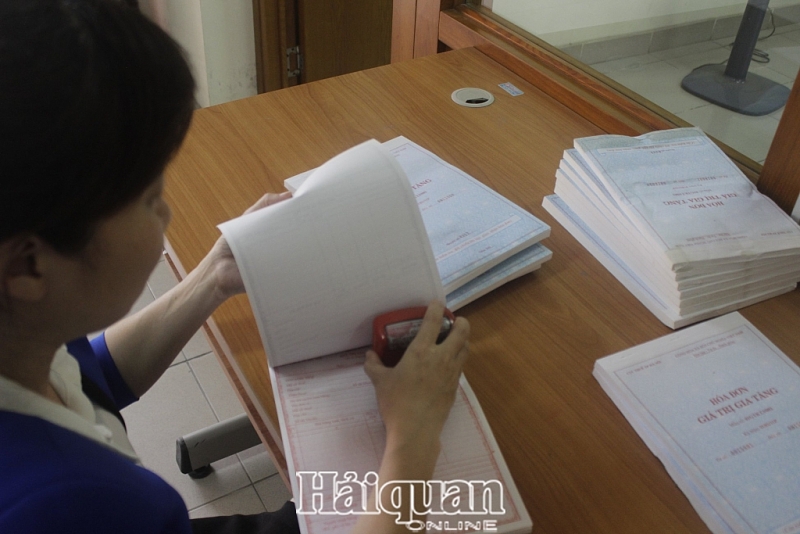 duoc in kem logo hinh anh thuong hieu doanh nghiep tren hoa don dien tu