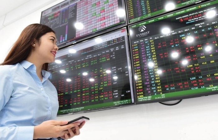 Kéo dài thời gian giảm giá một số dịch vụ chứng khoán tới hết năm 2021