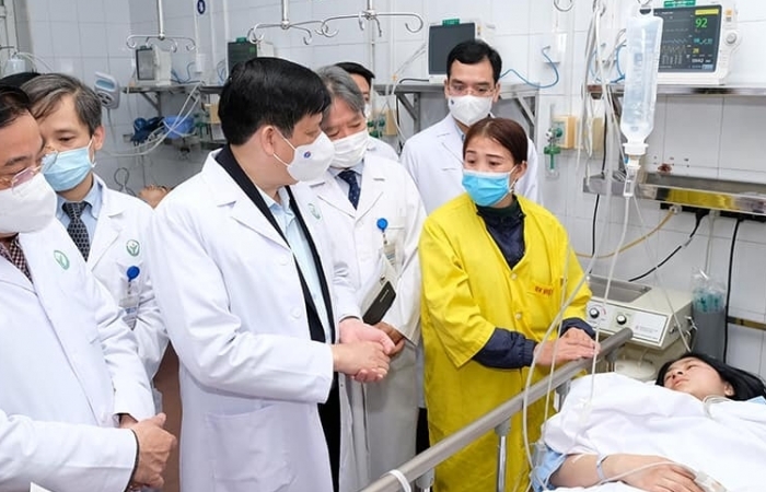 Bộ trưởng Bộ Y tế thăm và tặng quà Tết tại BV Việt Đức, BV Nhi Trung ương