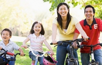 Cặp vợ chồng sinh đủ 2 con có thể được giảm thuế thu nhập cá nhân, mua nhà ở xã hội