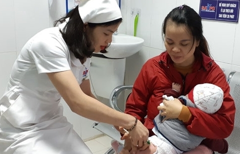 Gần 10.000 trường hợp có phản ứng sau tiêm vắc xin