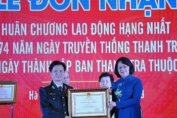 Thanh tra Bộ Y tế nhận Huân chương Lao động hạng Nhất