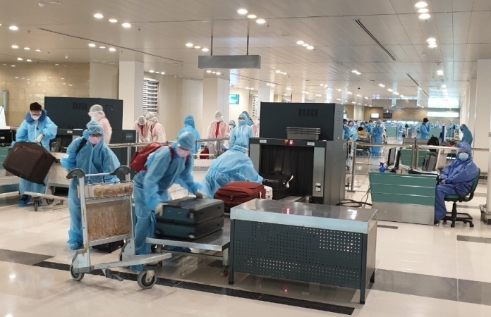 Sân bay Cần Thơ đón hơn 240 công dân Việt Nam về nước từ Singapore