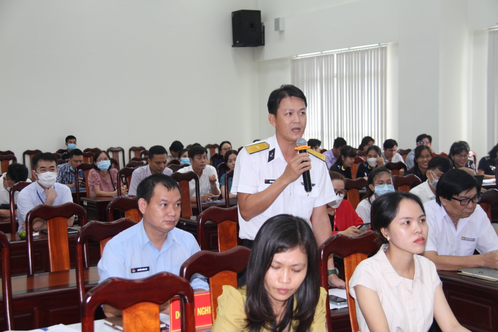 Đại diện doanh nghiệp phát biểu tại Hội nghị đối thoại