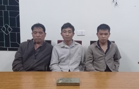 Ba thanh niêm hàng xóm cùng nhau đi buôn heroin