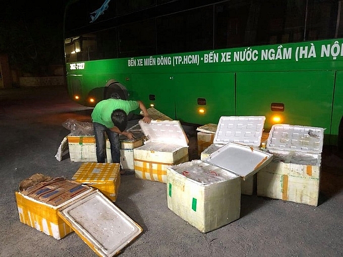 Số tang vật trên xe khách.
