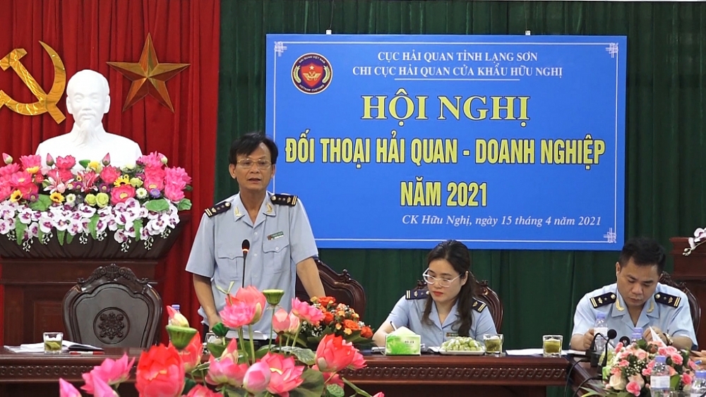 Ông Nguyễn Tiến Bộ, Chi cục trưởng Chi cục Hải quan cửa khẩu Hữu Nghị phát biểu tại hội nghị. Ảnh: Sơn Hải