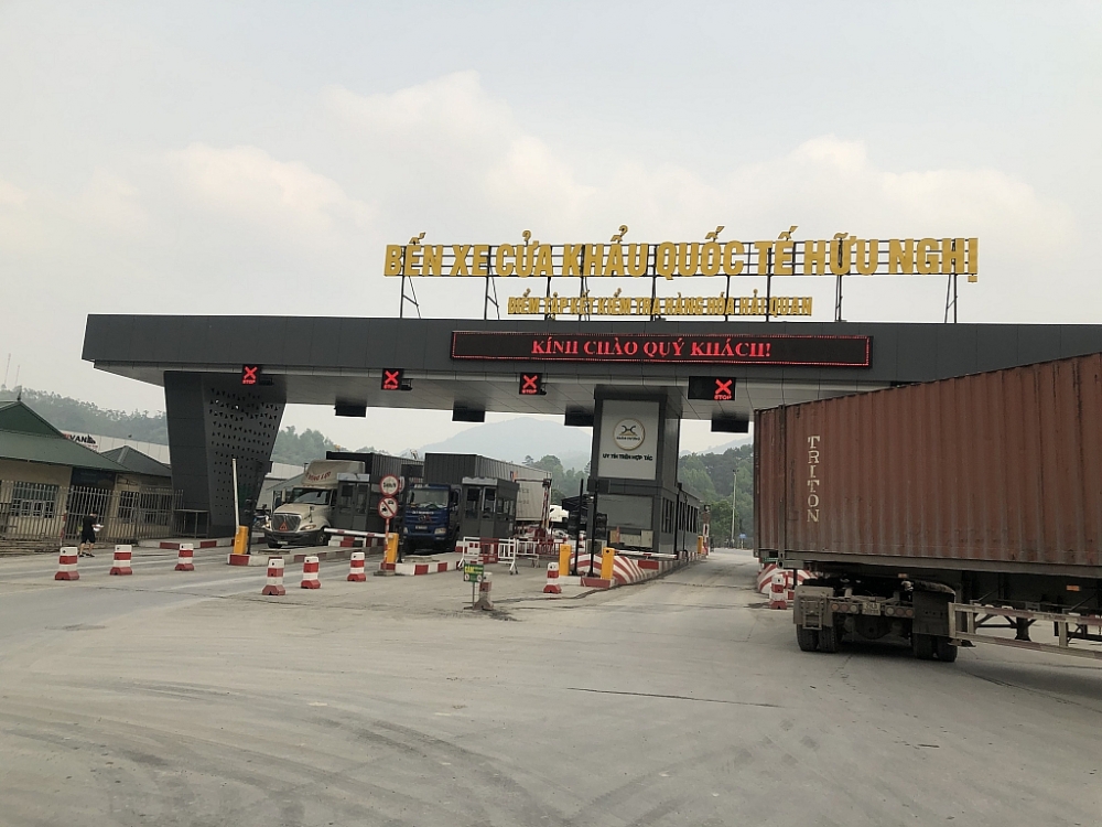 Công ty CP hữu nghị Xuân Cương là đơn vị duy nhất khai thác dịch vụ logicstic trong thông quan hàng hóa tại cửa khẩu quốc tế Hữu Nghị. Ảnh: H.Nụ