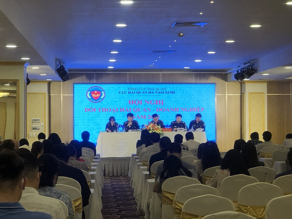 Hải quan Hà Nam Ninh ghi nhận và giải đáp nhiều vướng mắc của doanh nghiệp trên địa bàn tỉnh Nam Định. Ảnh: H.Nụ