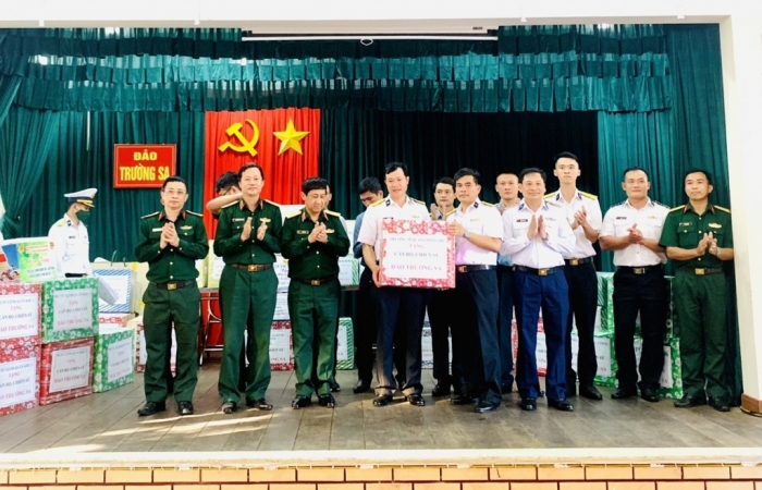 Bộ Tư lệnh Cảnh sát biển tham gia đoàn công tác Tổng cục Chính trị thăm, kiểm tra tại huyện đảo Trường Sa và nhà giàn DK1