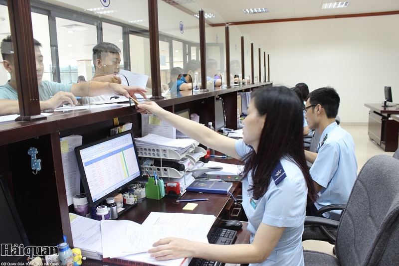 hai quan lang son tang gio lam giai quyet un u hang hoa trong dip nghi le