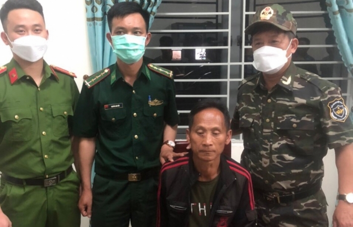 Hải quan Nậm Cắn phối hợp bắt đối tượng thủ sẵn súng để buôn ma túy