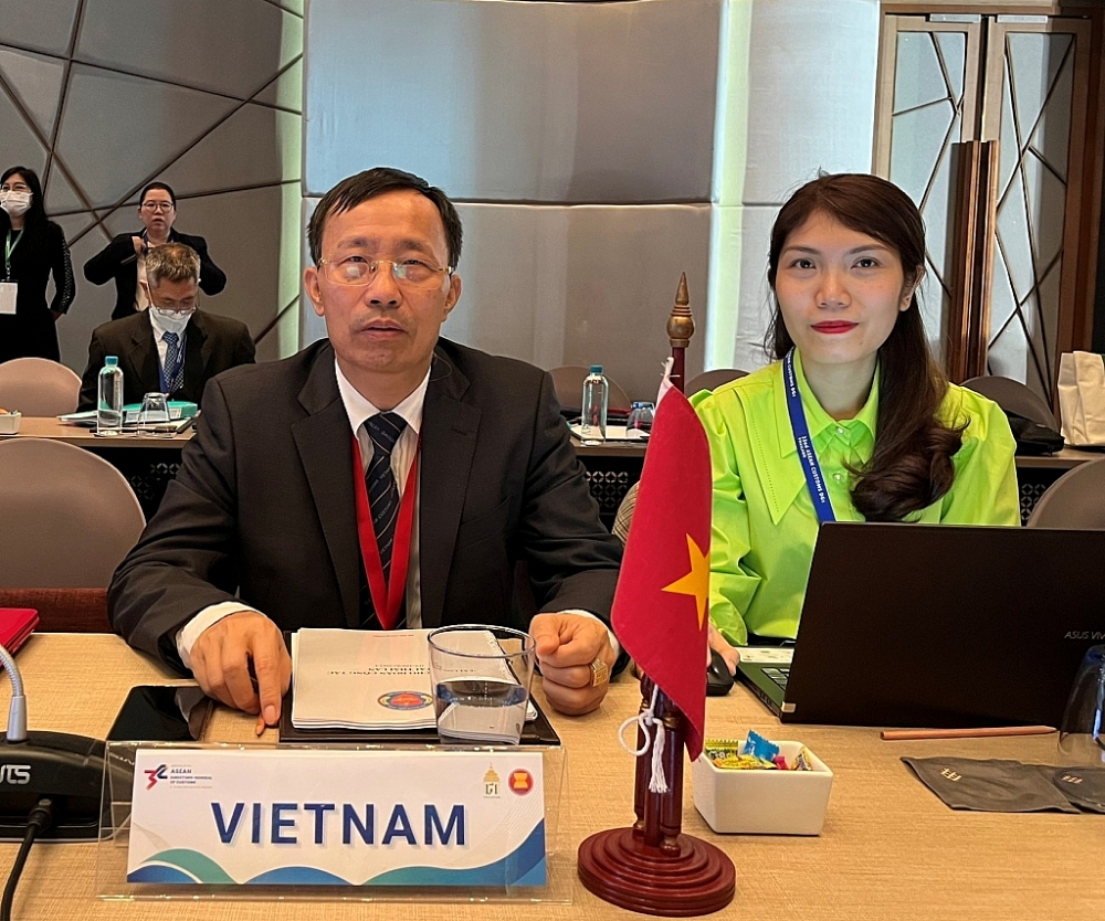 Tổng cục trưởng Tổng cục Hải quan Nguyễn Văn Cẩn đại diện cho Hải quan Việt Nam tham dự hội nghị. Ảnh: Việt Nga