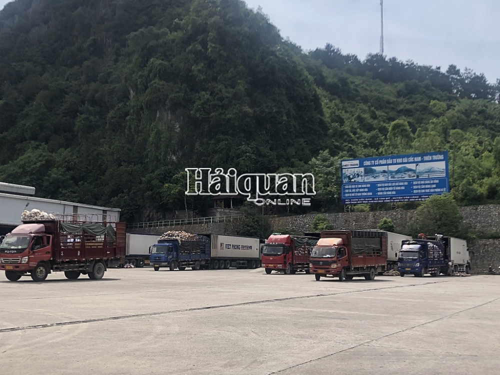 trung quoc dot ngot thay doi quyet dinh duy tri thong quan tai cua khau lung vai