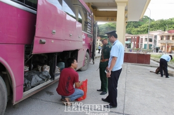 Kê khai phí, lệ phí hải quan với cơ quan Thuế như thế nào?