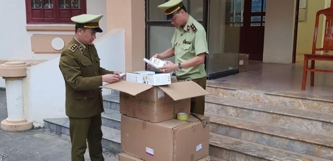 Xuất hoá đơn bán 800 tuýp thuốc chữa bệnh nhập lậu