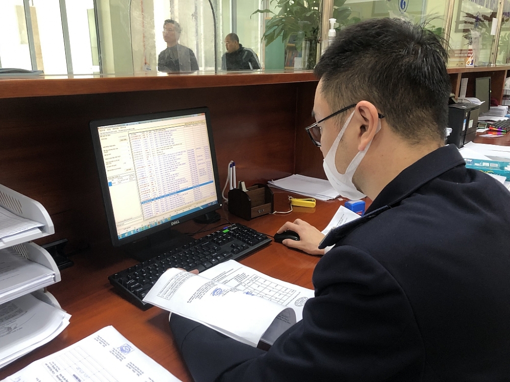 Hoạt động nghiệp vụ tại Chi cục Hải quan cửa khẩu Chi Ma. Ảnh: H.Nụ