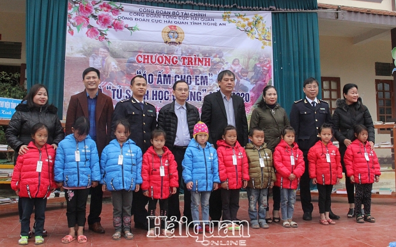 lan toa tam long nhan ai khi xuan ve