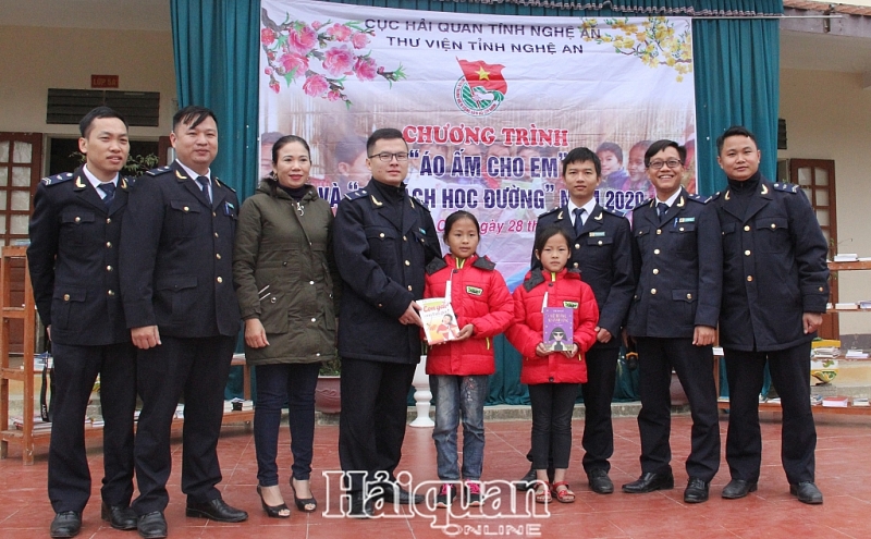 lan toa tam long nhan ai khi xuan ve