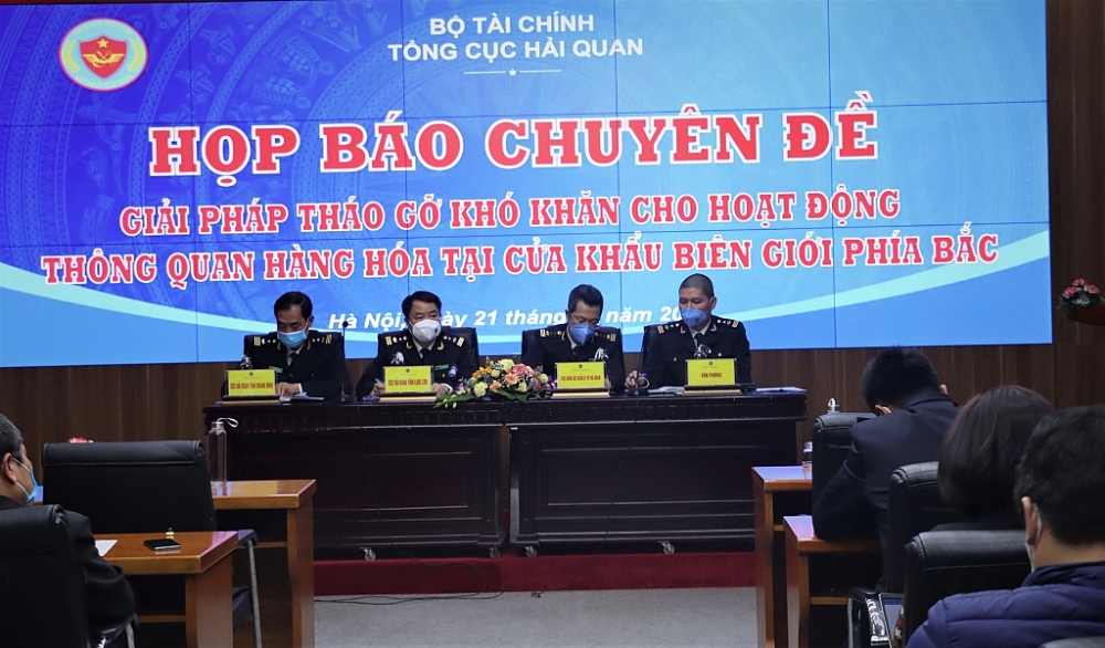 Quang cảnh họp báo . Ảnh: H.Nụ