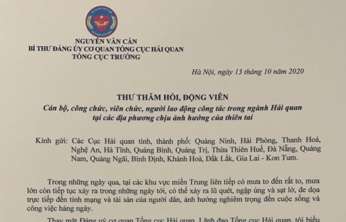 Tổng cục trưởng Nguyễn Văn Cẩn động viên CBCC, viên chức người lao động tại các địa phương chịu ảnh hưởng của thiên tai