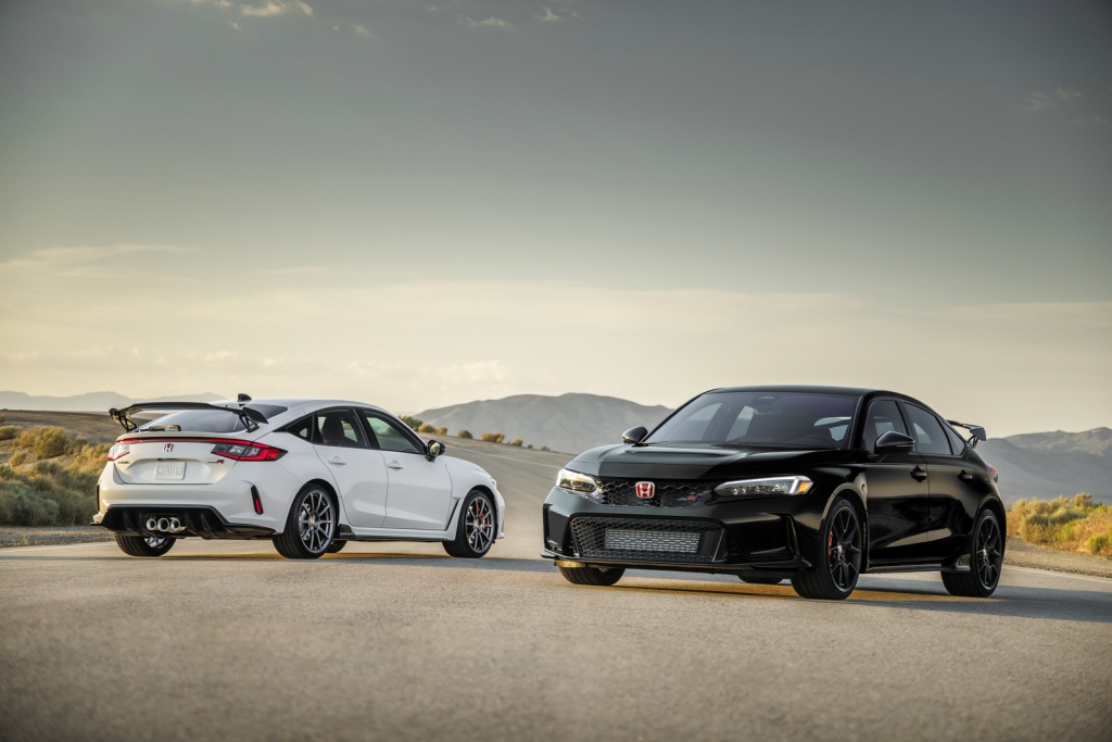 Honda Civic Type R thế hệ thứ sáu có giá 2,399 tỷ đồng
