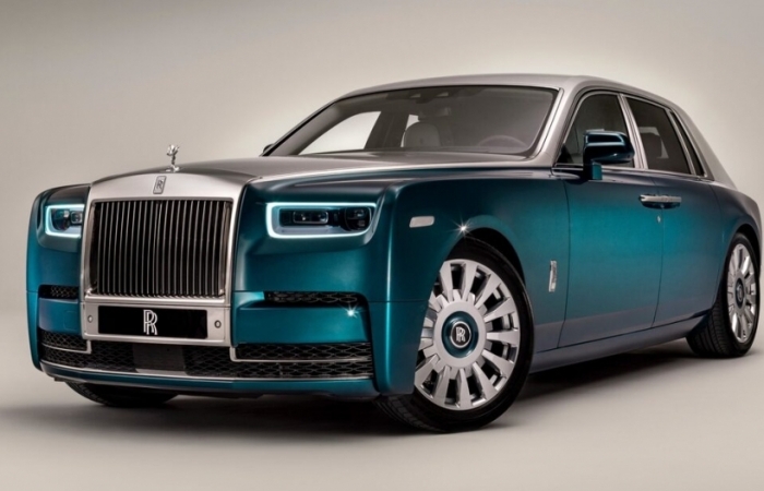 Ngắm nhìn Rolls-Royce Phanto Iridescent Opulence được trang trí bằng 3.000 lông chim